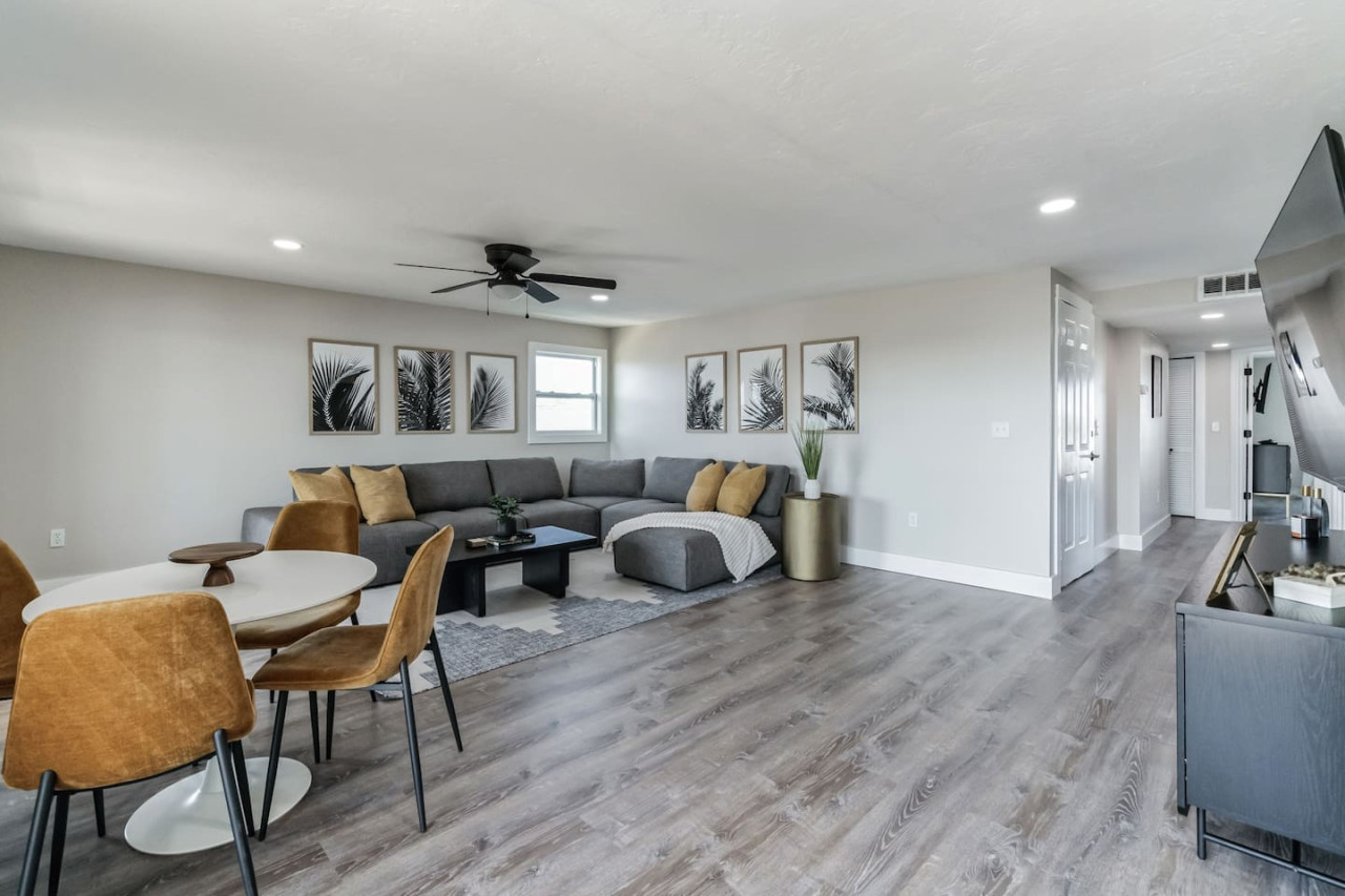 Fully Renovated 3 BDRM Condo by Beach 3