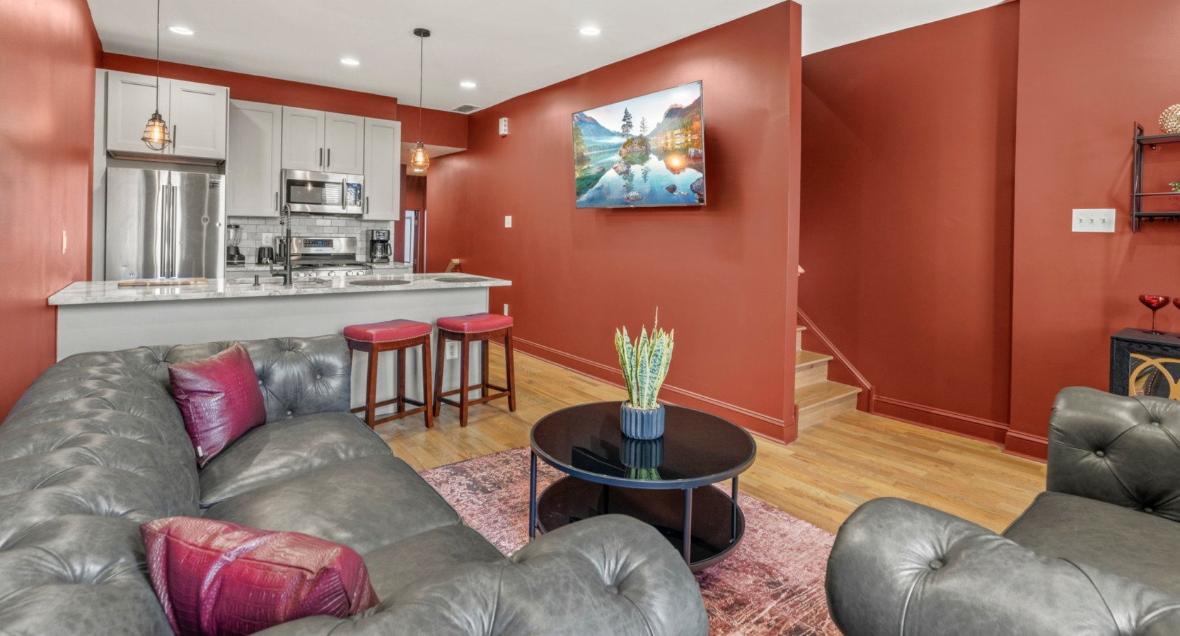 Brewerytown Upper-Level Apartment | Fast Wi-Fi, W/D, Self Check-In 3