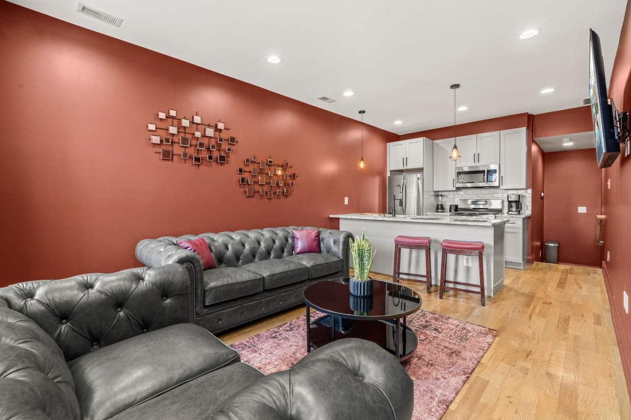 Brewerytown Upper-Level Apartment | Fast Wi-Fi, W/D, Self Check-In