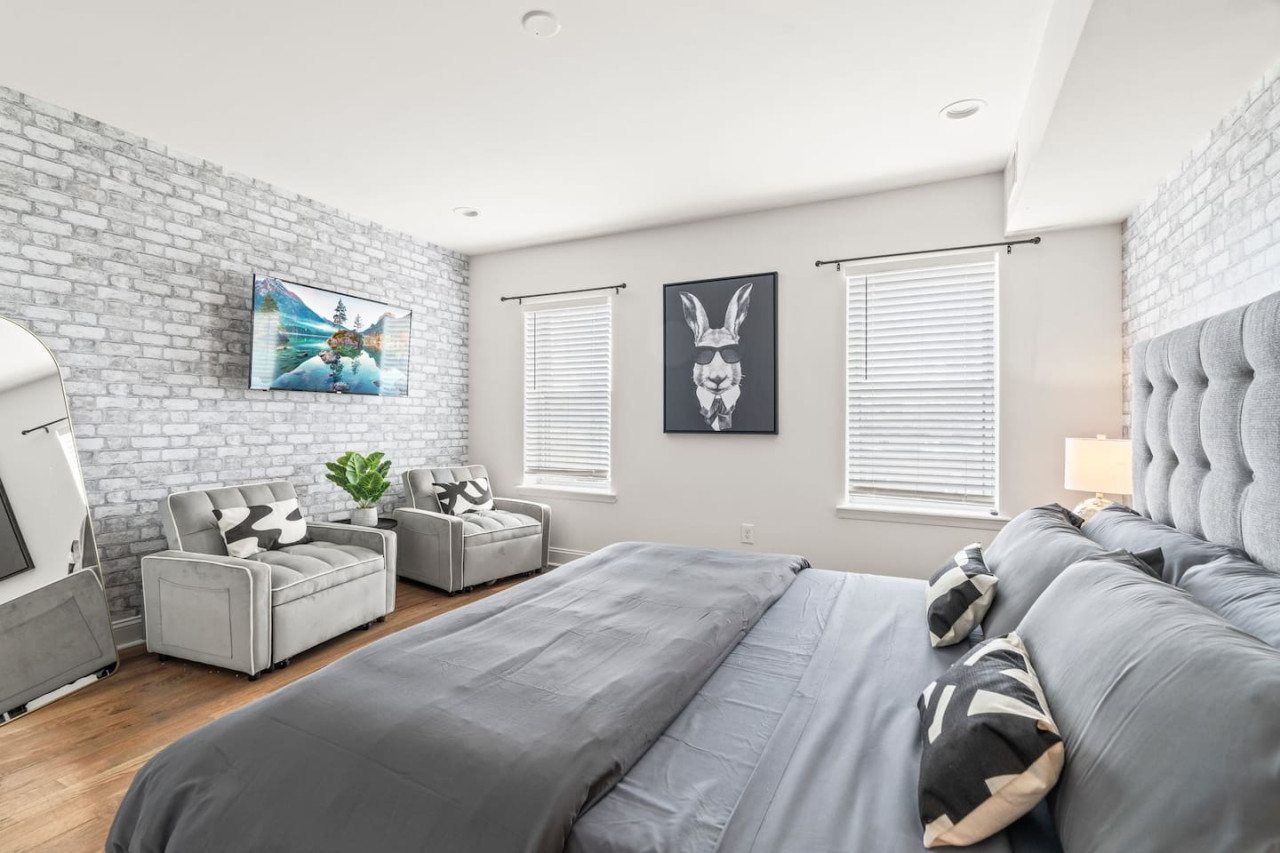 Brewerytown| Luxurious | Movie theater 6