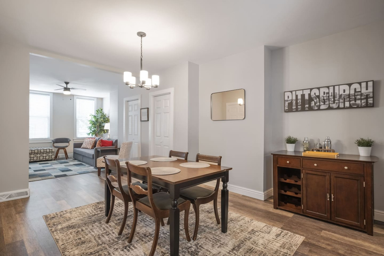 Cozy, Pet-Friendly Home in Pittsburgh South Side 4