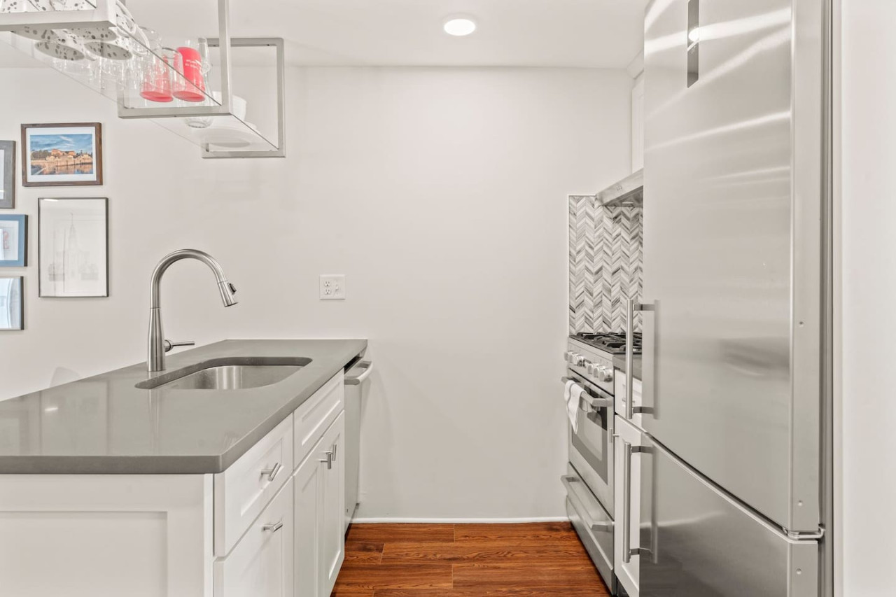 Washington Square West - Unit A 6