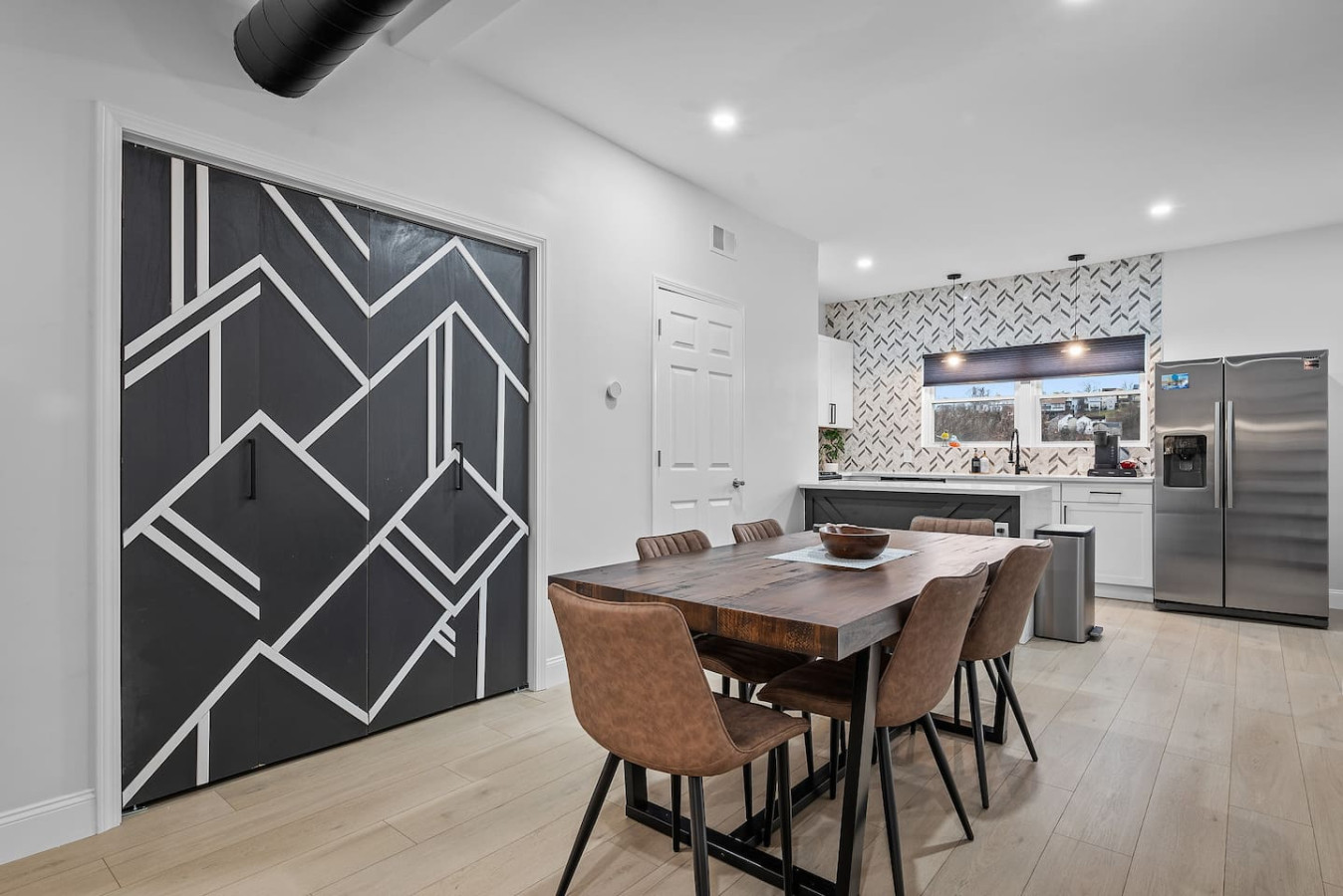 Charming 3Bed/2.5Bath ; Deck + Free Str Parking 6