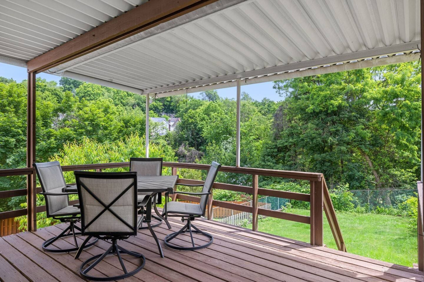 Hot Tub And Outdoor Patio - Spacious Retreat With Serene Ambiance - Pennsylvanie