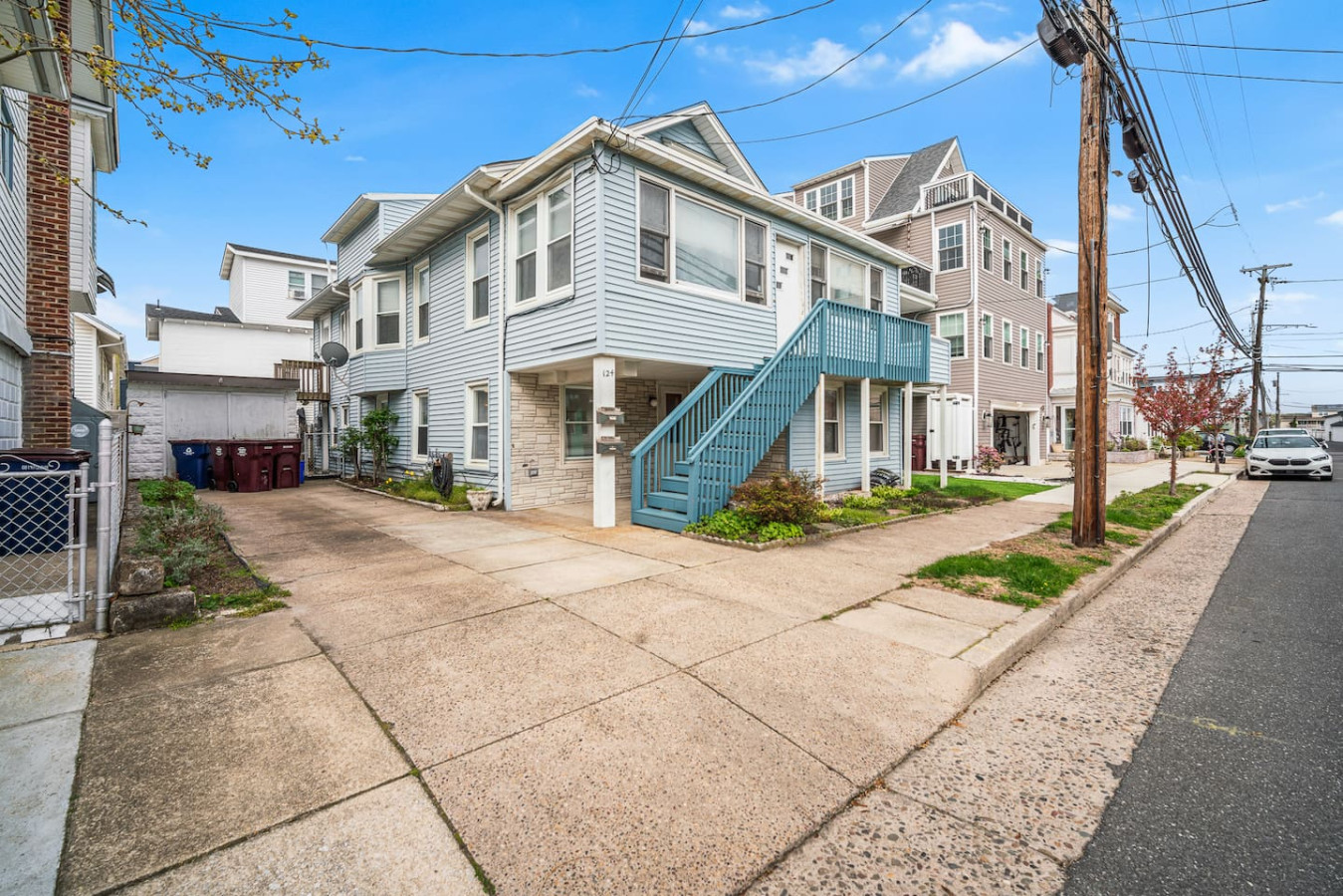 Bright Beach Home 3 blocks from the Shore 5