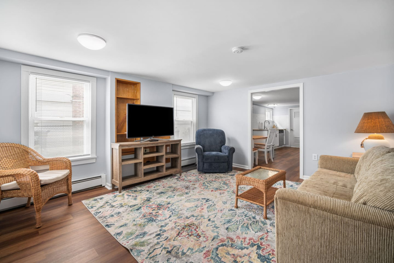 Bright Beach Home 3 blocks from the Shore