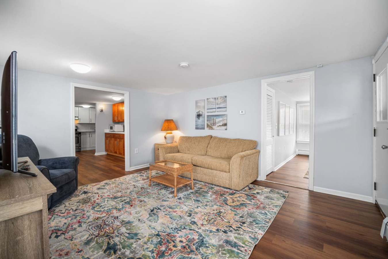 Bright Beach Home 3 blocks from the Shore 4