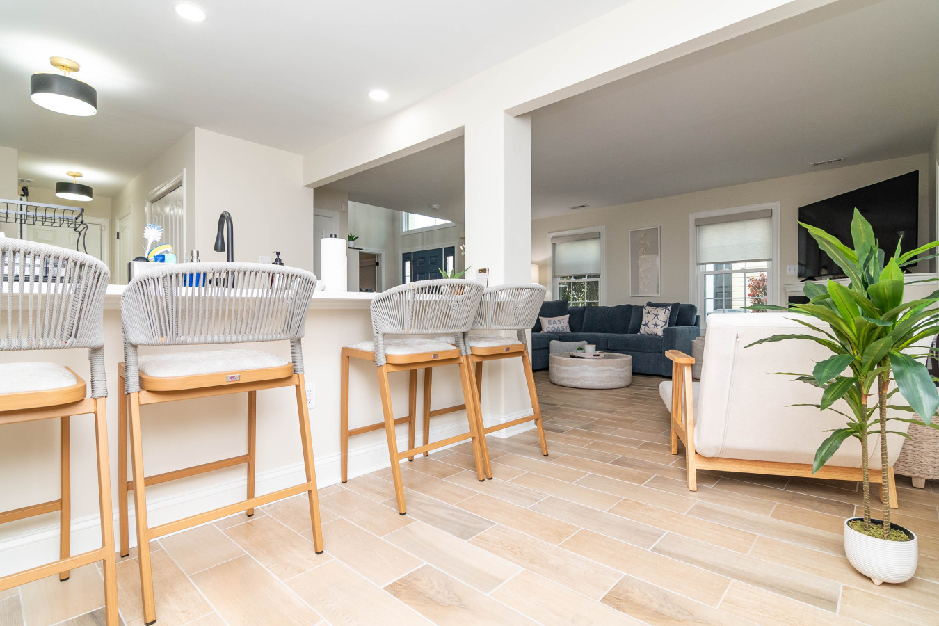 Family Oasis Just Minutes From The Beach! 2