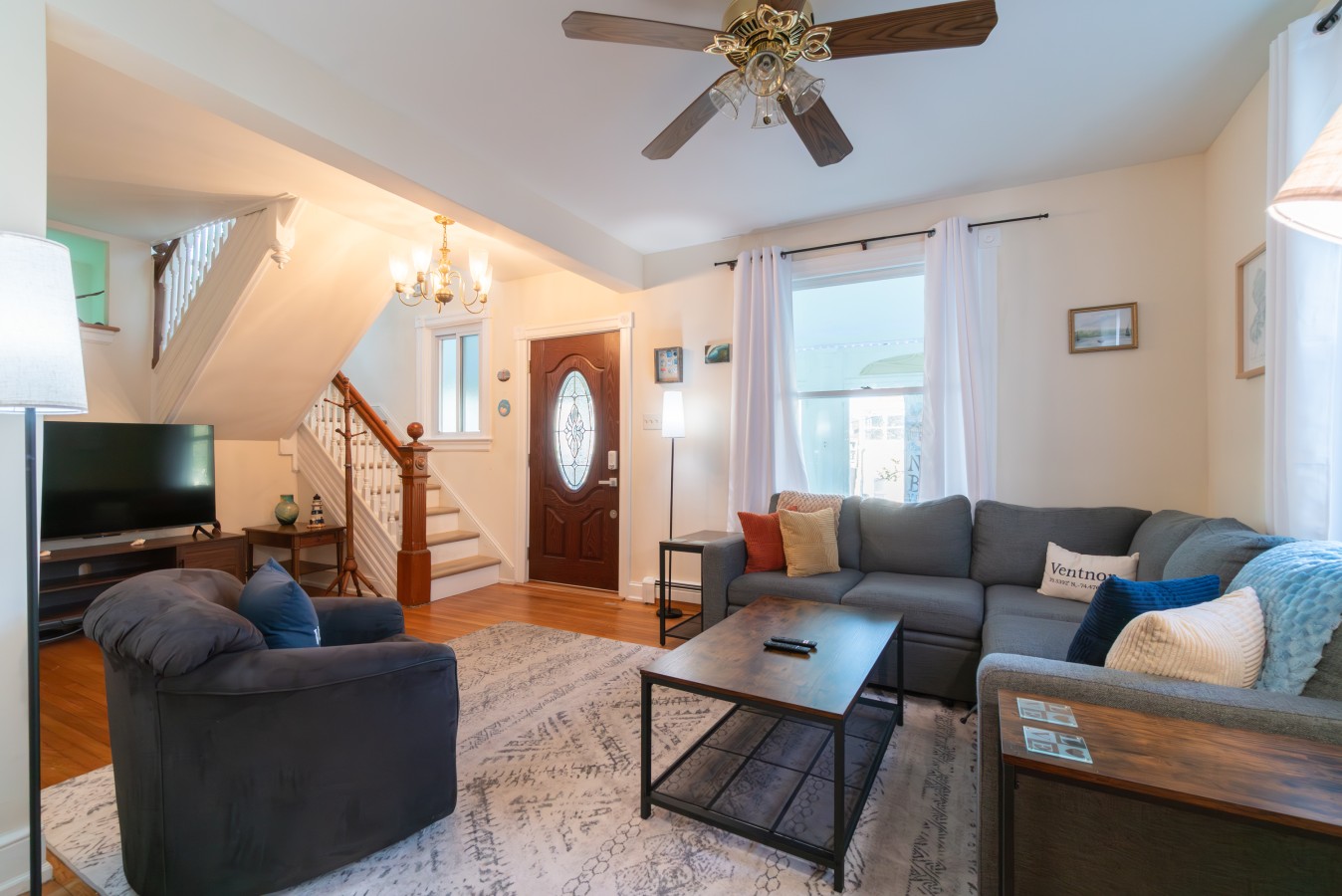 Coastal Escape W/Deck | 3 Blocks To Beach & Golf Courses Nearby 2