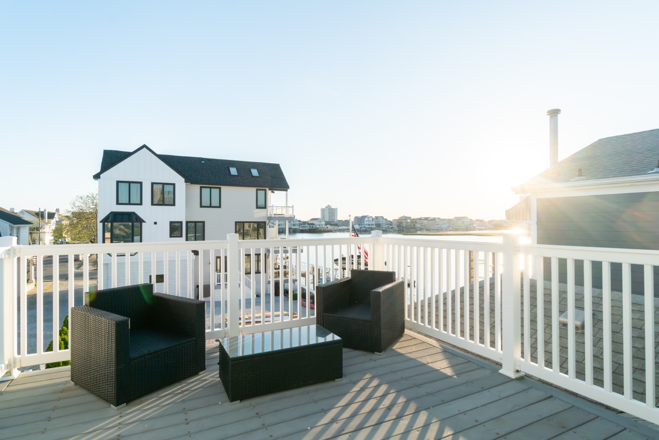 Coastal Escape W/Deck | 3 Blocks To Beach & Golf Courses Nearby