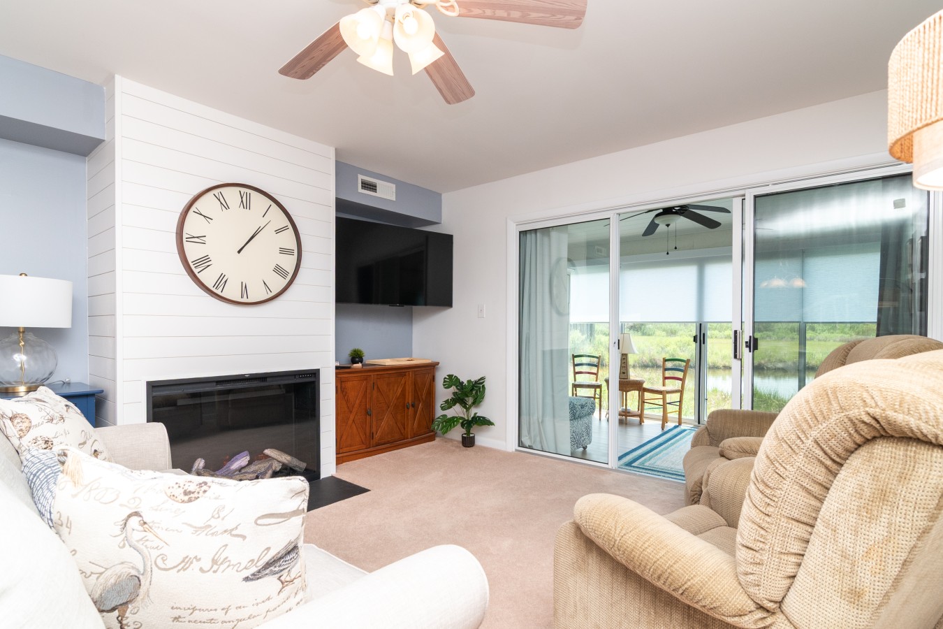 Bayfront Condo | Near Ocean City | Pool & Pickleball
