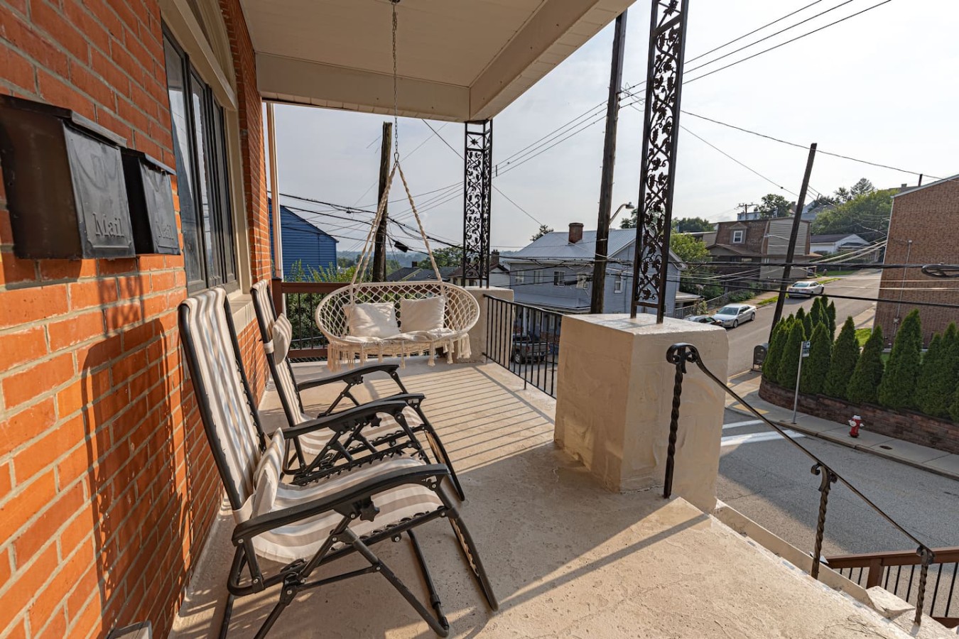 Cozy Mount Washington 1BR | Patio | Sleeps 4 5