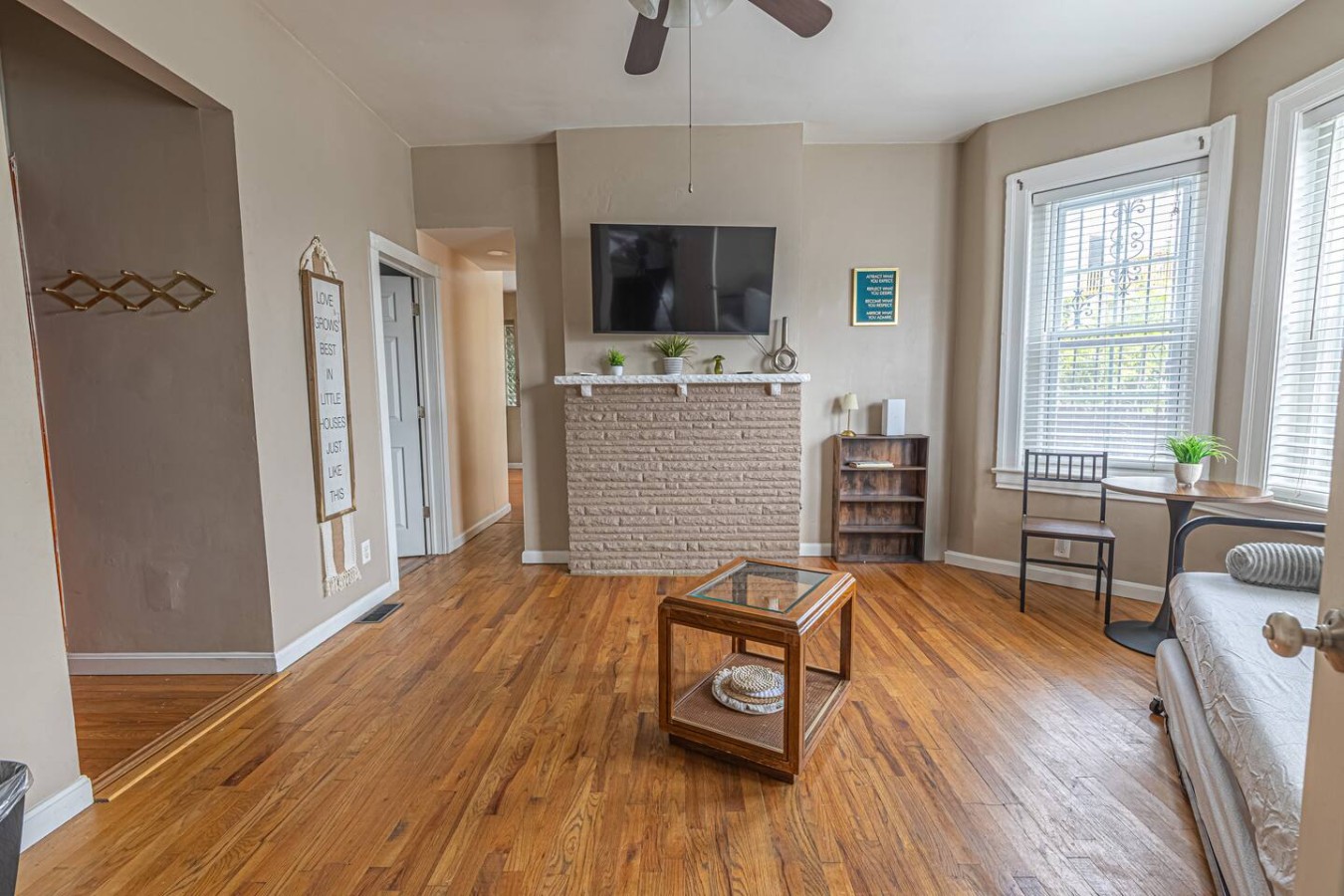 Cozy Mount Washington 1BR | Patio | Sleeps 4
