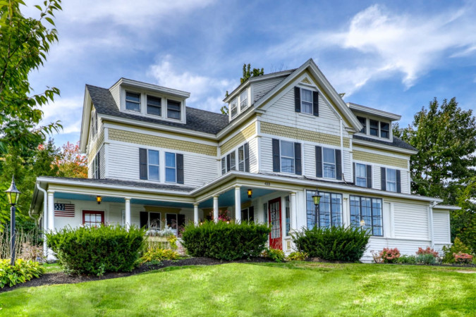 Listing ImageHome and Seasonal Carriage House Close to Downtown