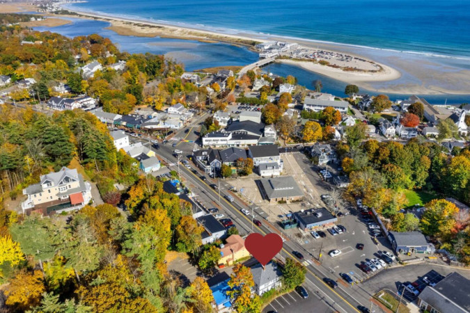 Listing ImageOgunquit Retreat – Fireplace • Walk Everywhere