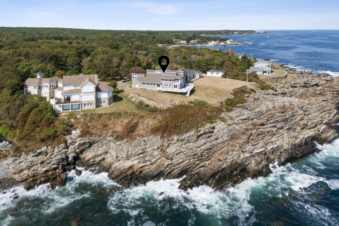 Listing ImageSweeping Lawn & Rocky Shore – Unobstructed Ocean Views