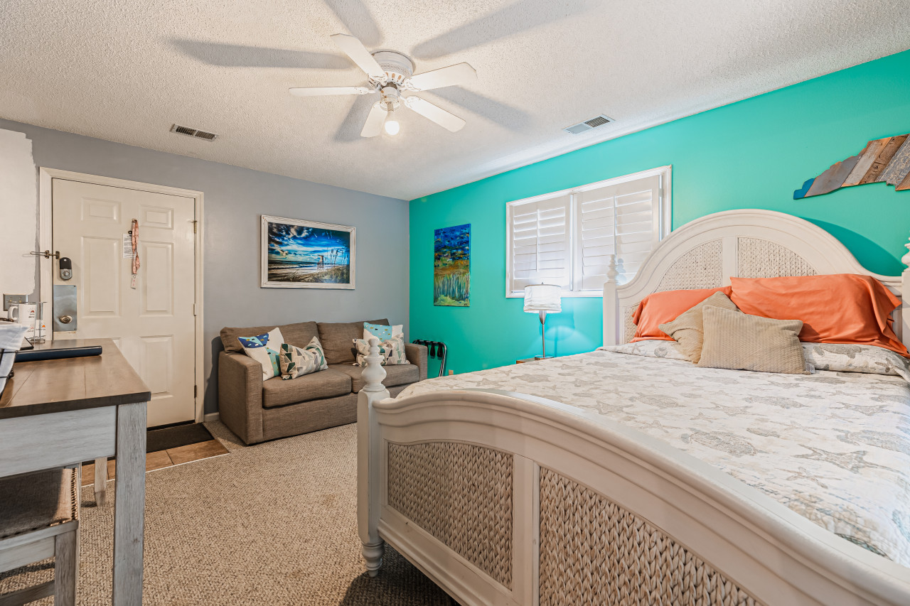 Charming Efficiency With Pool And Hot Tub Access - Cozy Tranquil Retreat - Sunset Beach, NC
