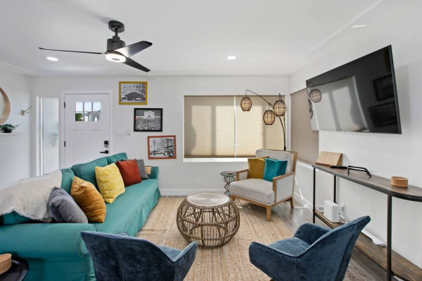 3109 Hawk St · Paradise with Views! 3 Outdoor Decks, Firepit, AC and Hot tub