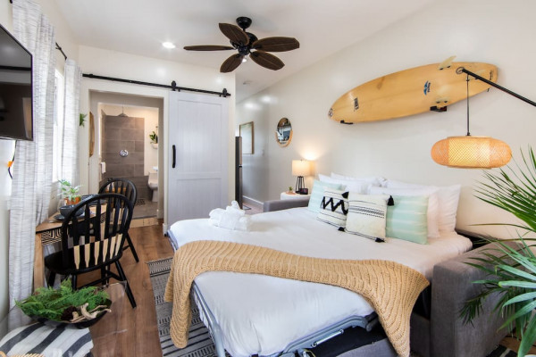 Unit A - B Ave Bungalows · Cozy Beach Studio, 5 Min Walk to Coronado Beach!