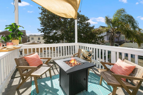 820.5 Portsmouth Relaunch · Between Mission Bay & Beach Patio, Firepit Parking