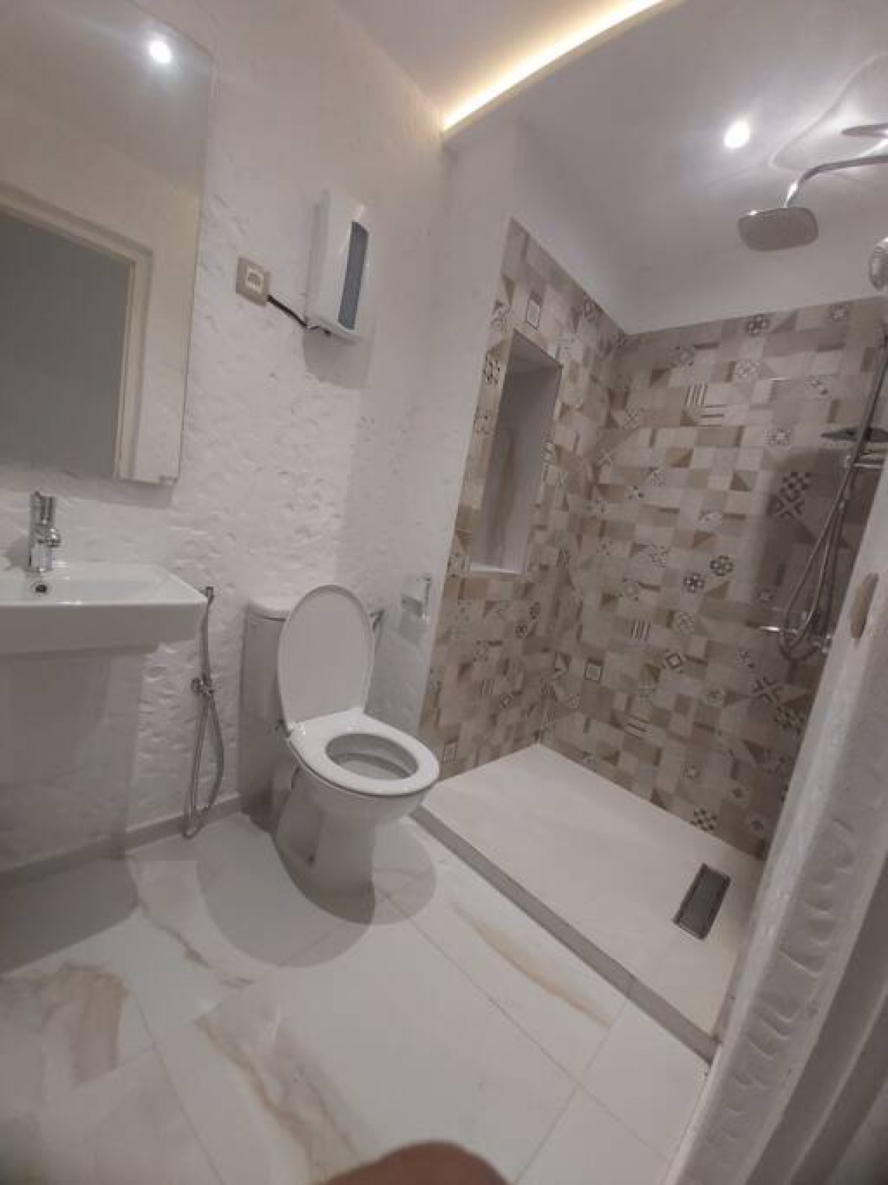102 · Appartement chic au cœur de Martil, plage à 1 min.