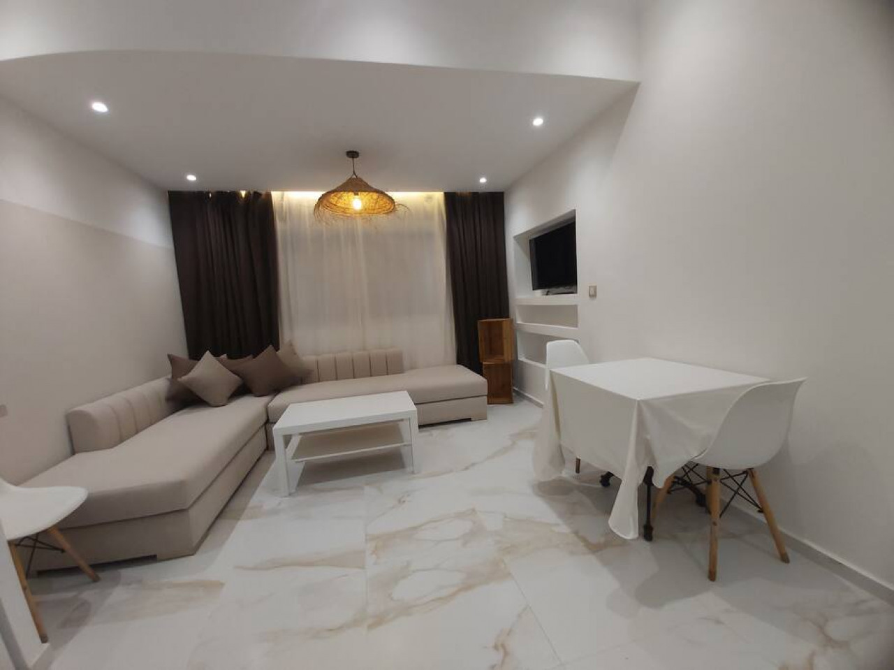 102 · Appartement chic au cœur de Martil, plage à 1 min.
