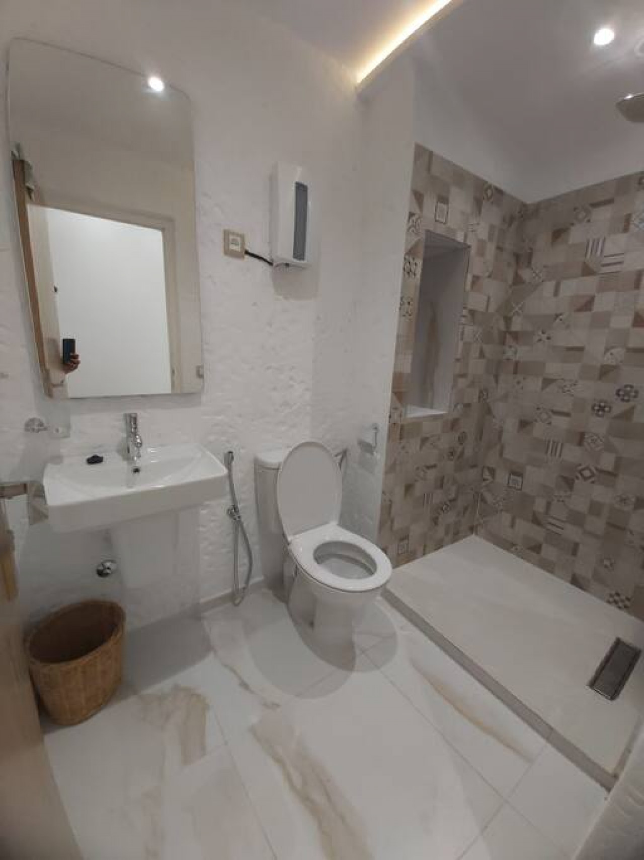 102 · Appartement chic au cœur de Martil, plage à 1 min.