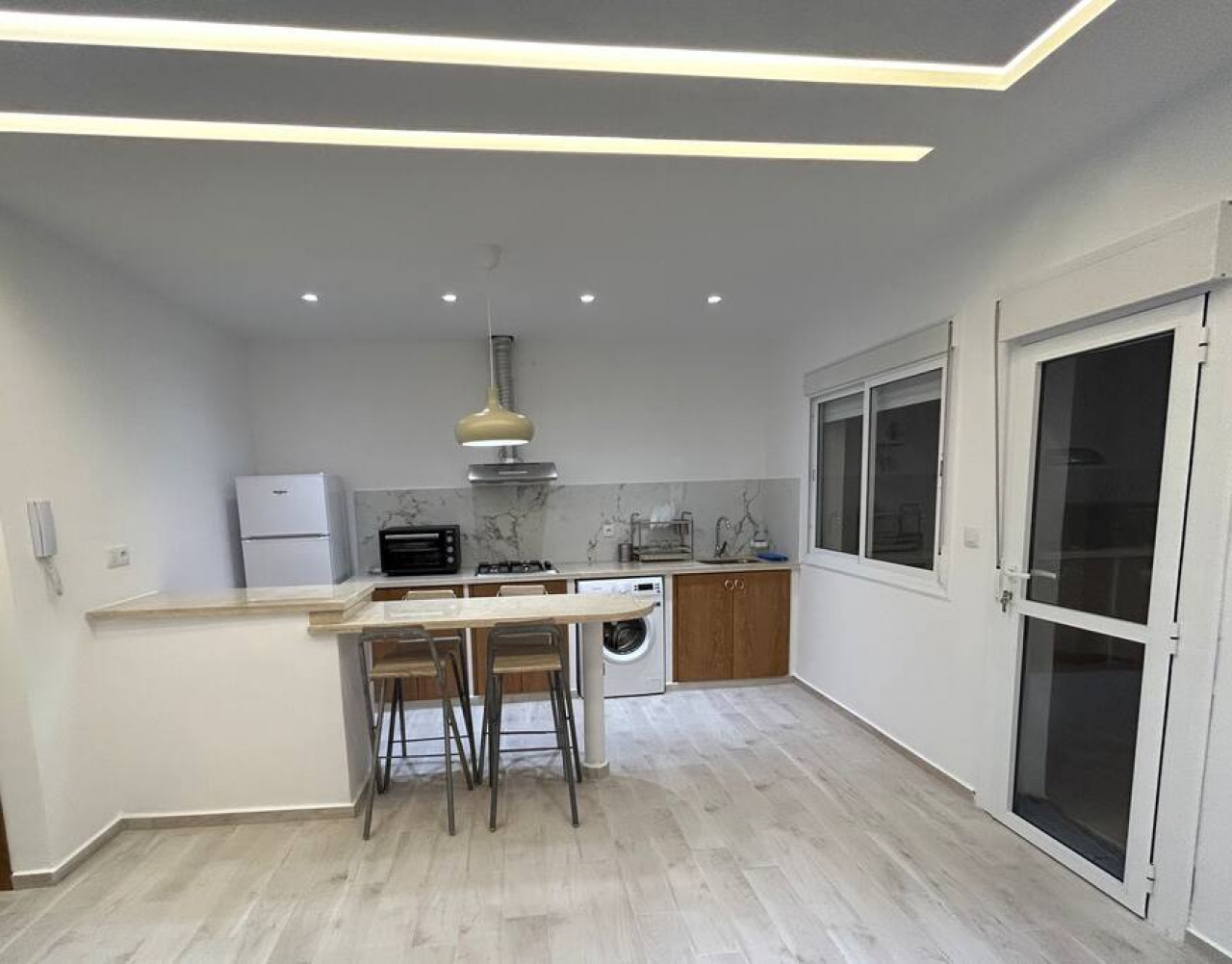 201 · Appartement de standing, plage 1min.