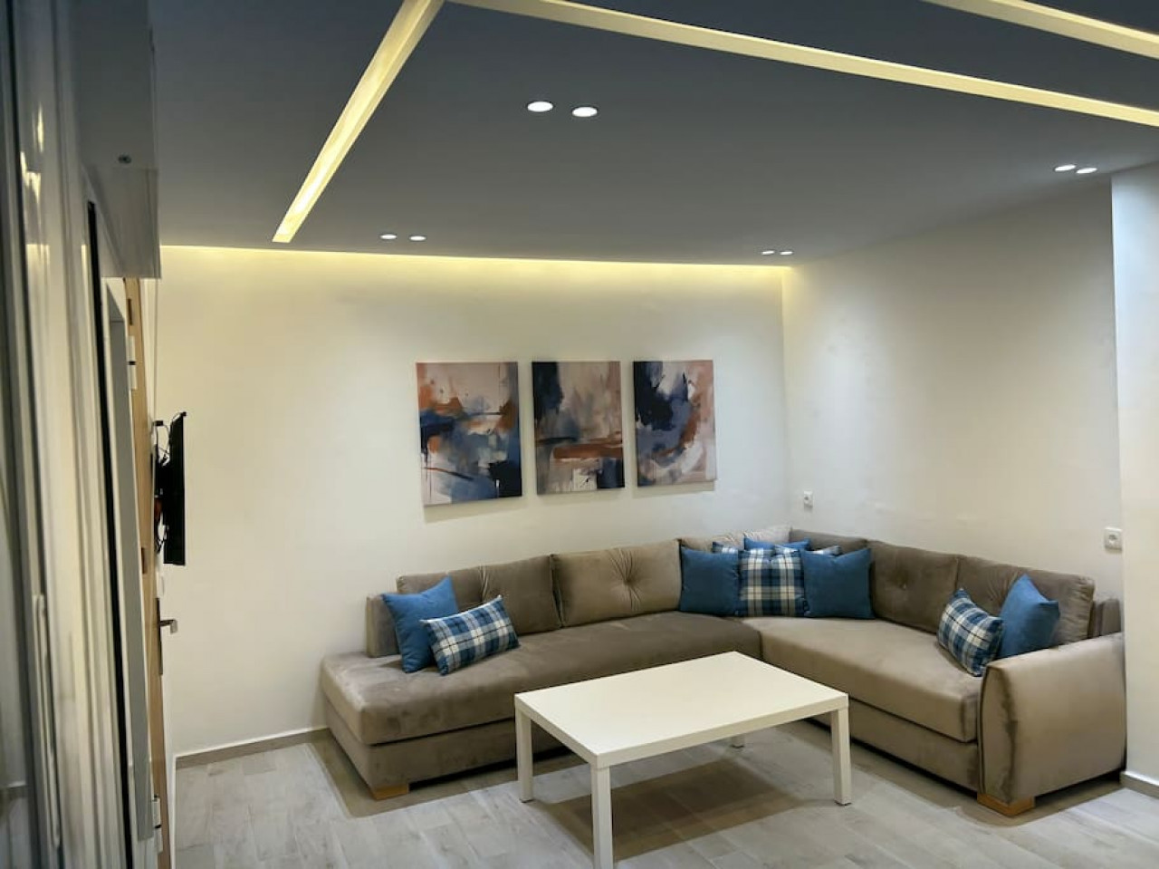 201 · Appartement de standing, plage 1min.