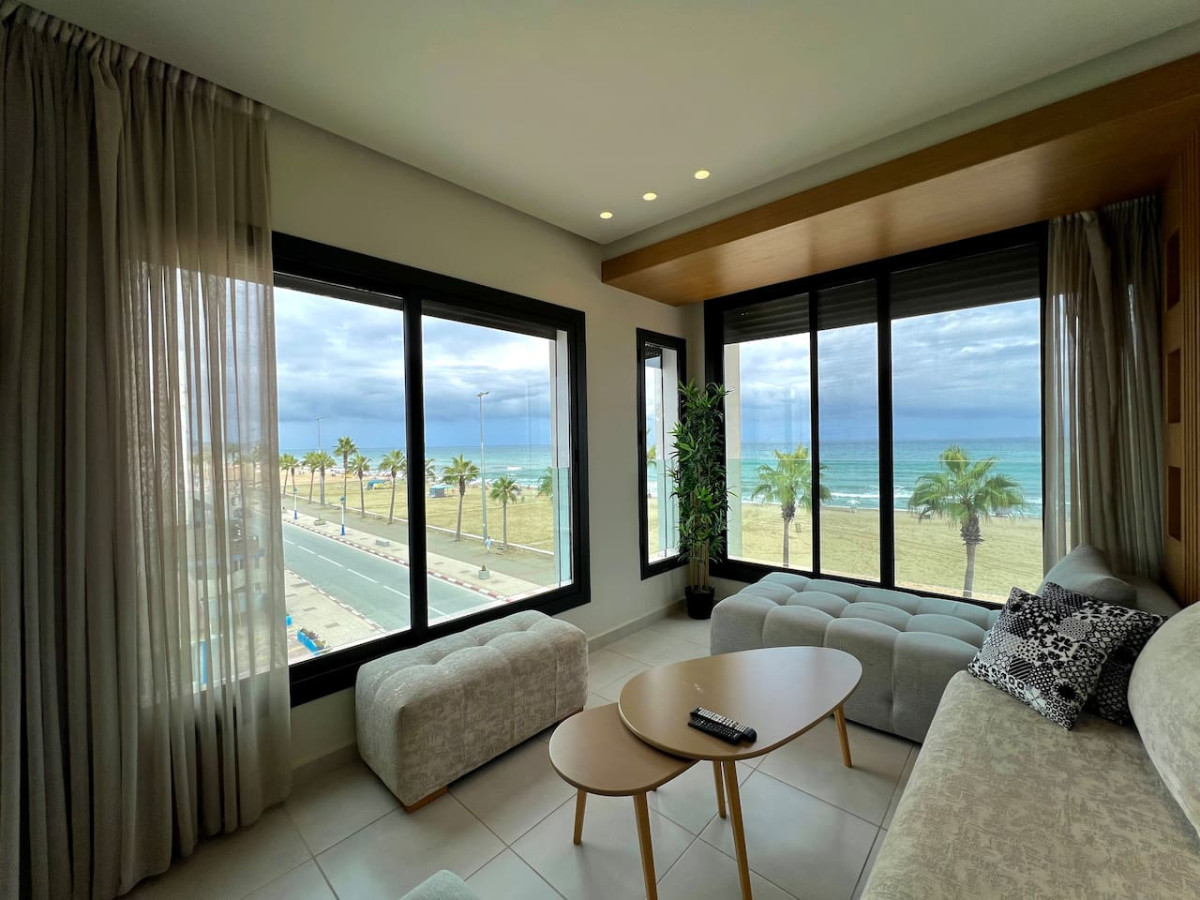 C3 · Seaview Paradise
