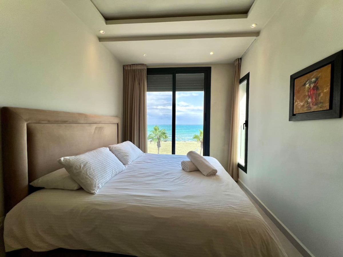 C3 · Seaview Paradise