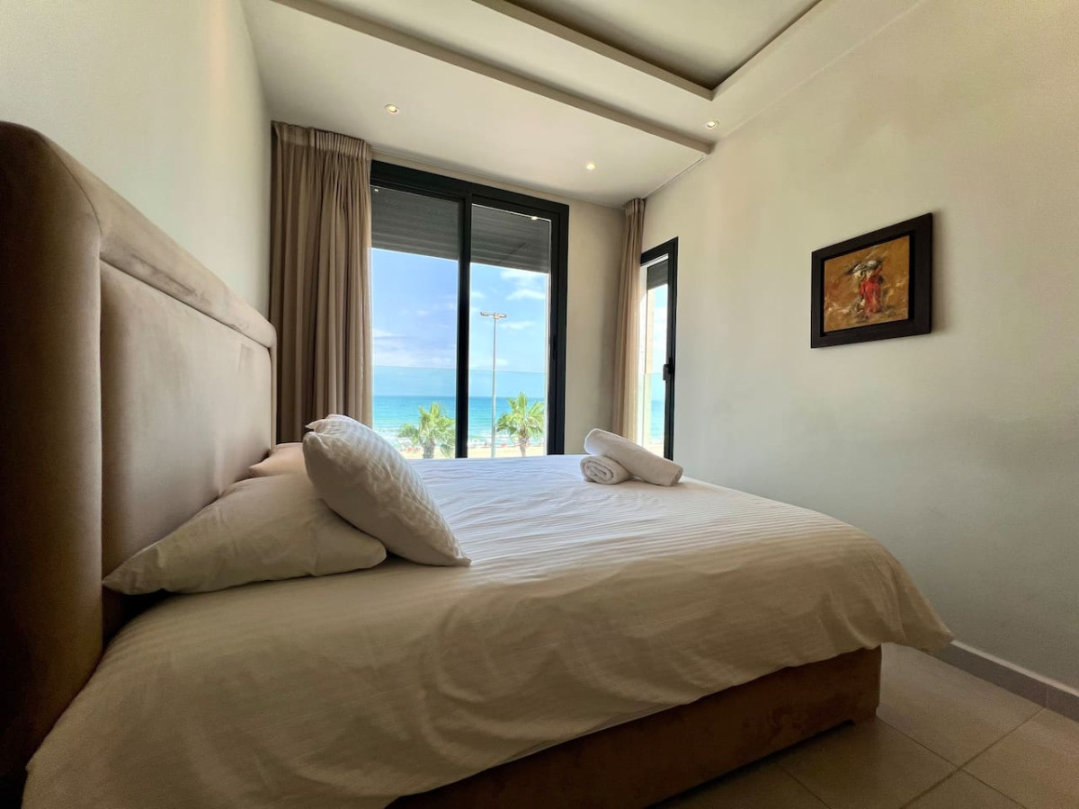 C3 · Seaview Paradise
