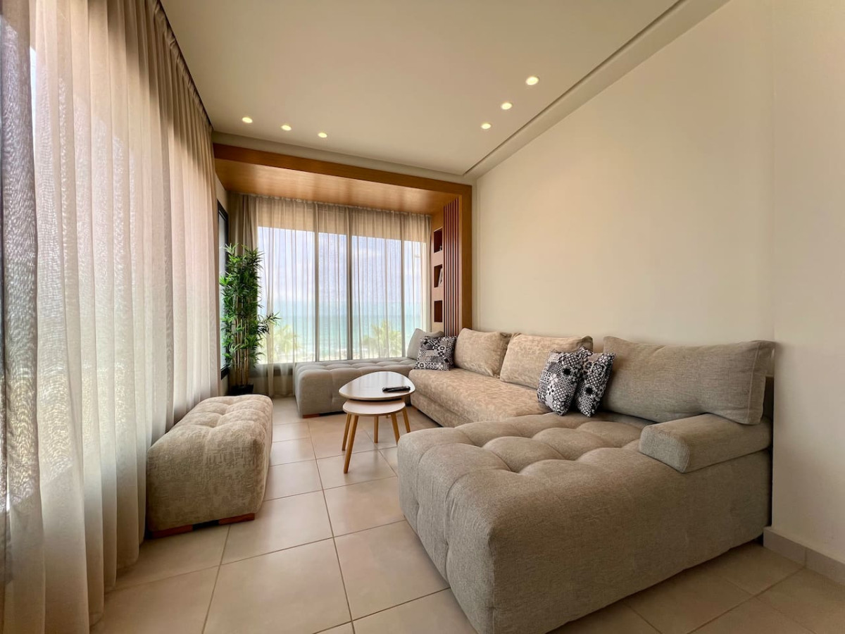 C3 · Seaview Paradise