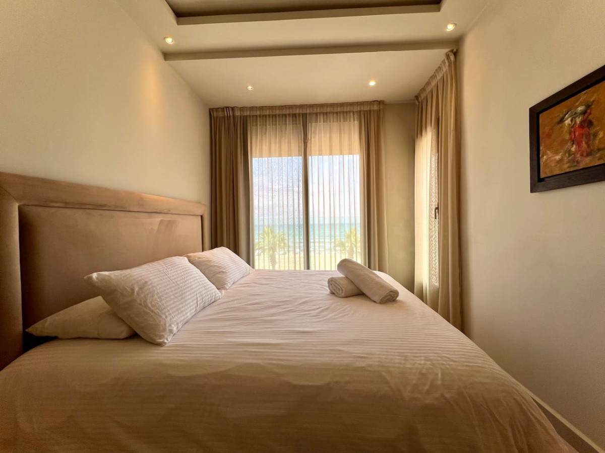 C3 · Seaview Paradise