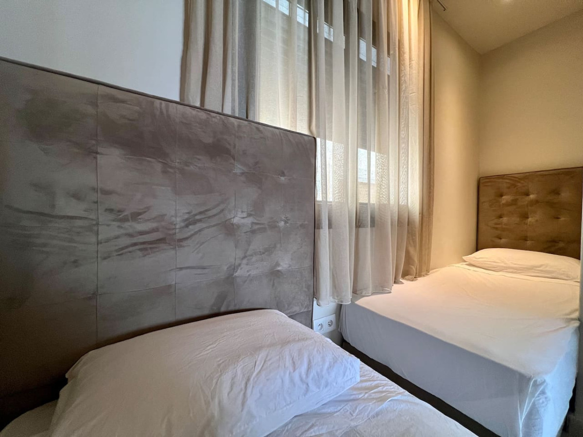 C3 · Seaview Paradise