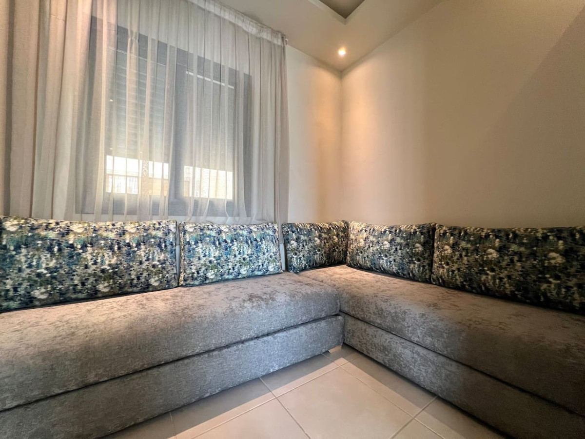 C3 · Seaview Paradise