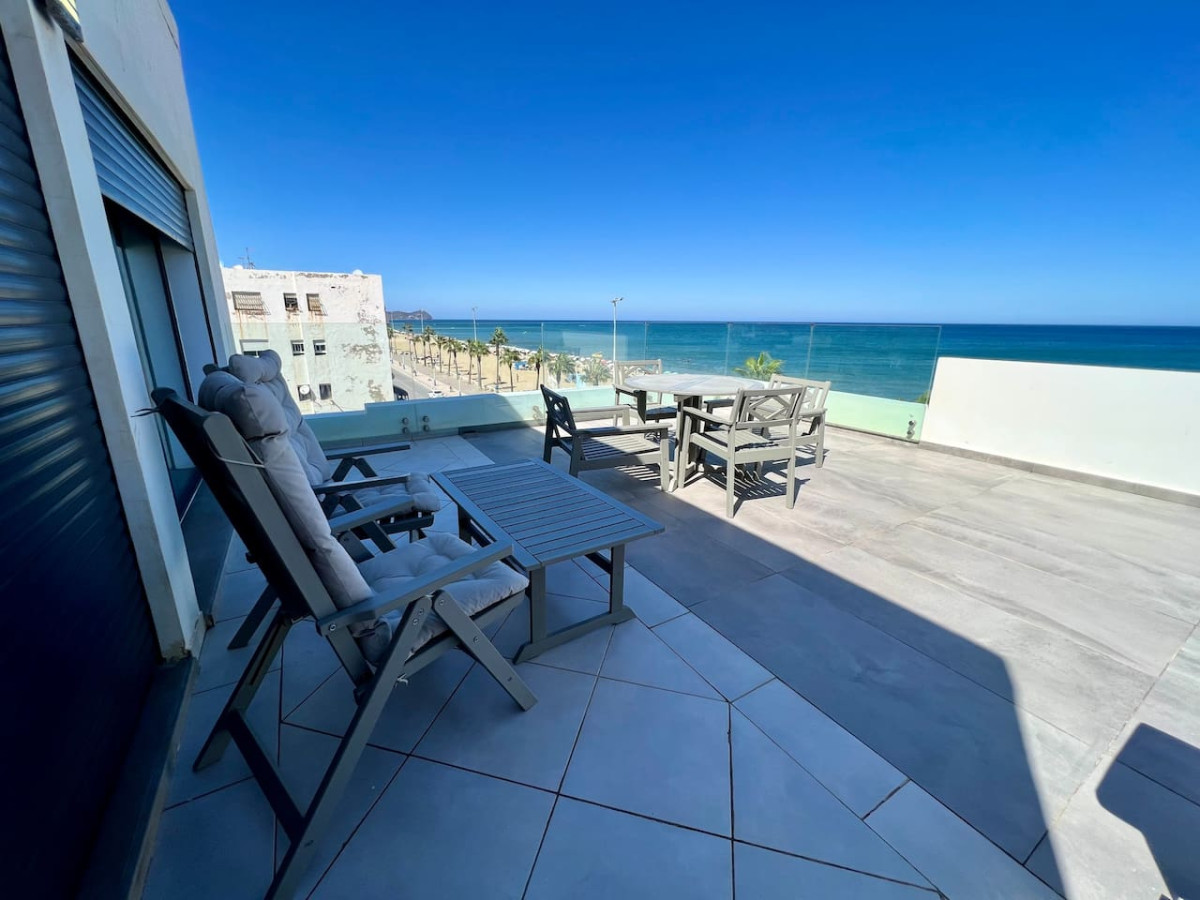 C5 · Sun And Sea Apartment