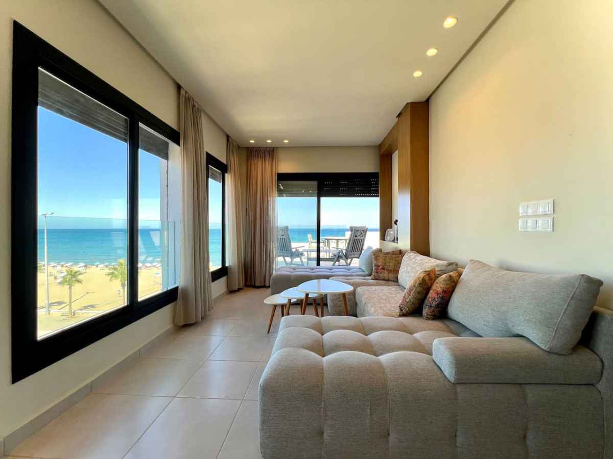 C5 · Sun And Sea Apartment