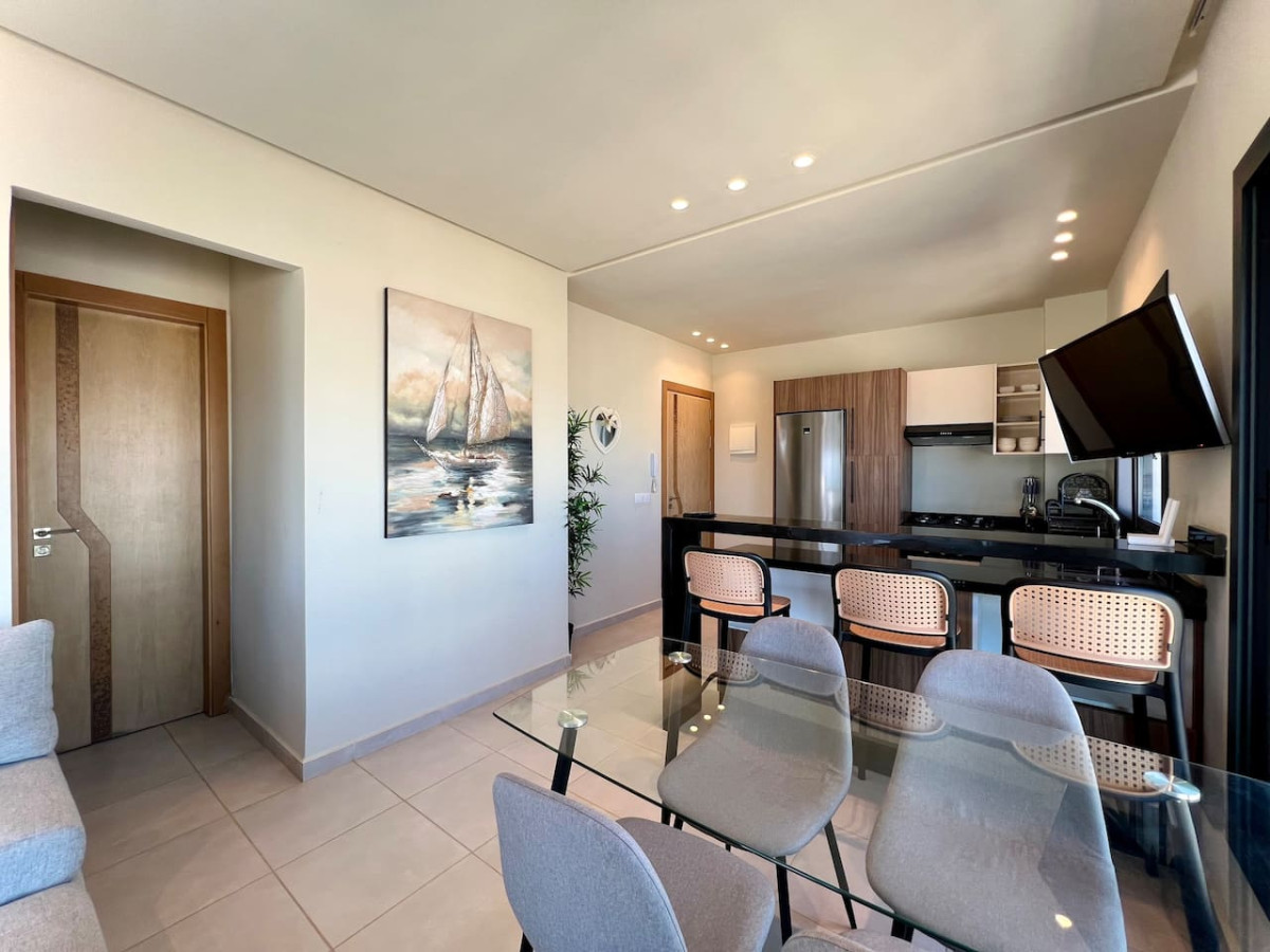 C5 · Sun And Sea Apartment
