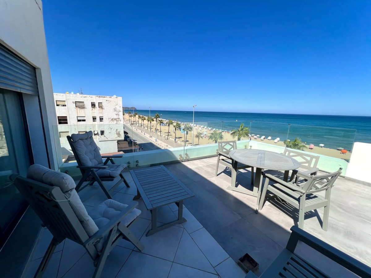 C5 · Sun And Sea Apartment