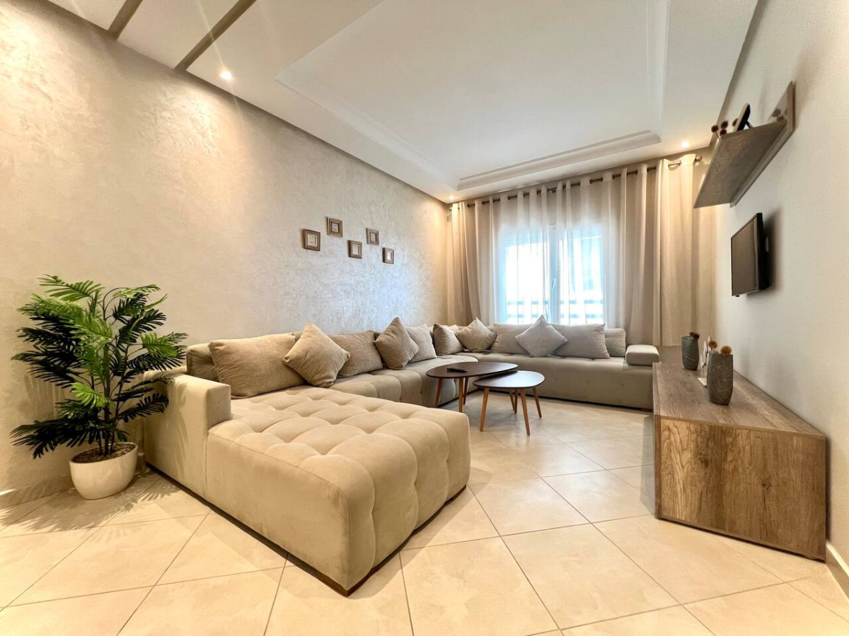 P2 · Luxury Apartment by the Sea