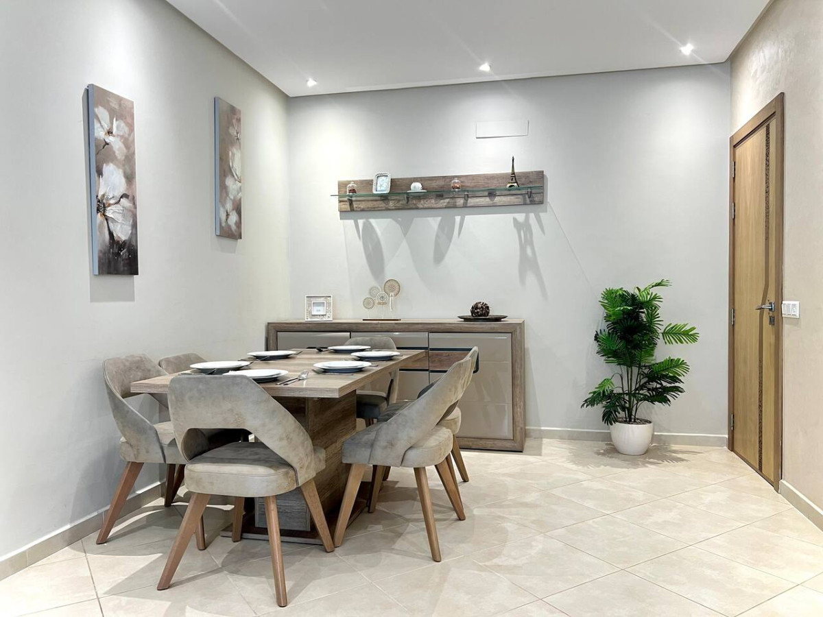 P2 · Luxury Apartment by the Sea