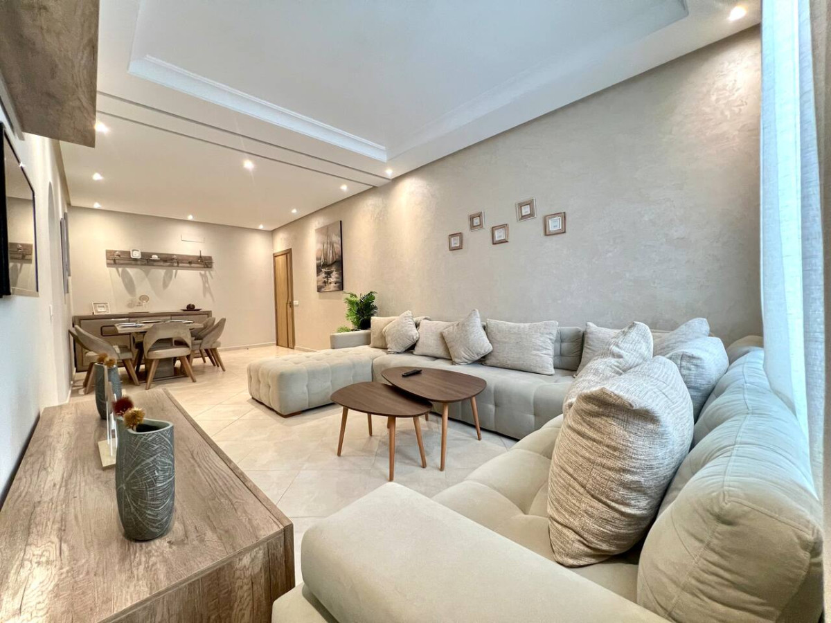 P2 · Luxury Apartment by the Sea