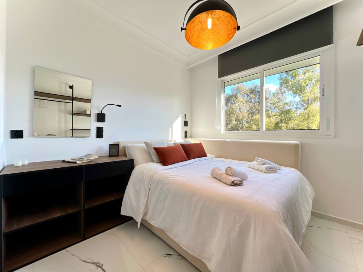 TA13 · Stylish Escape