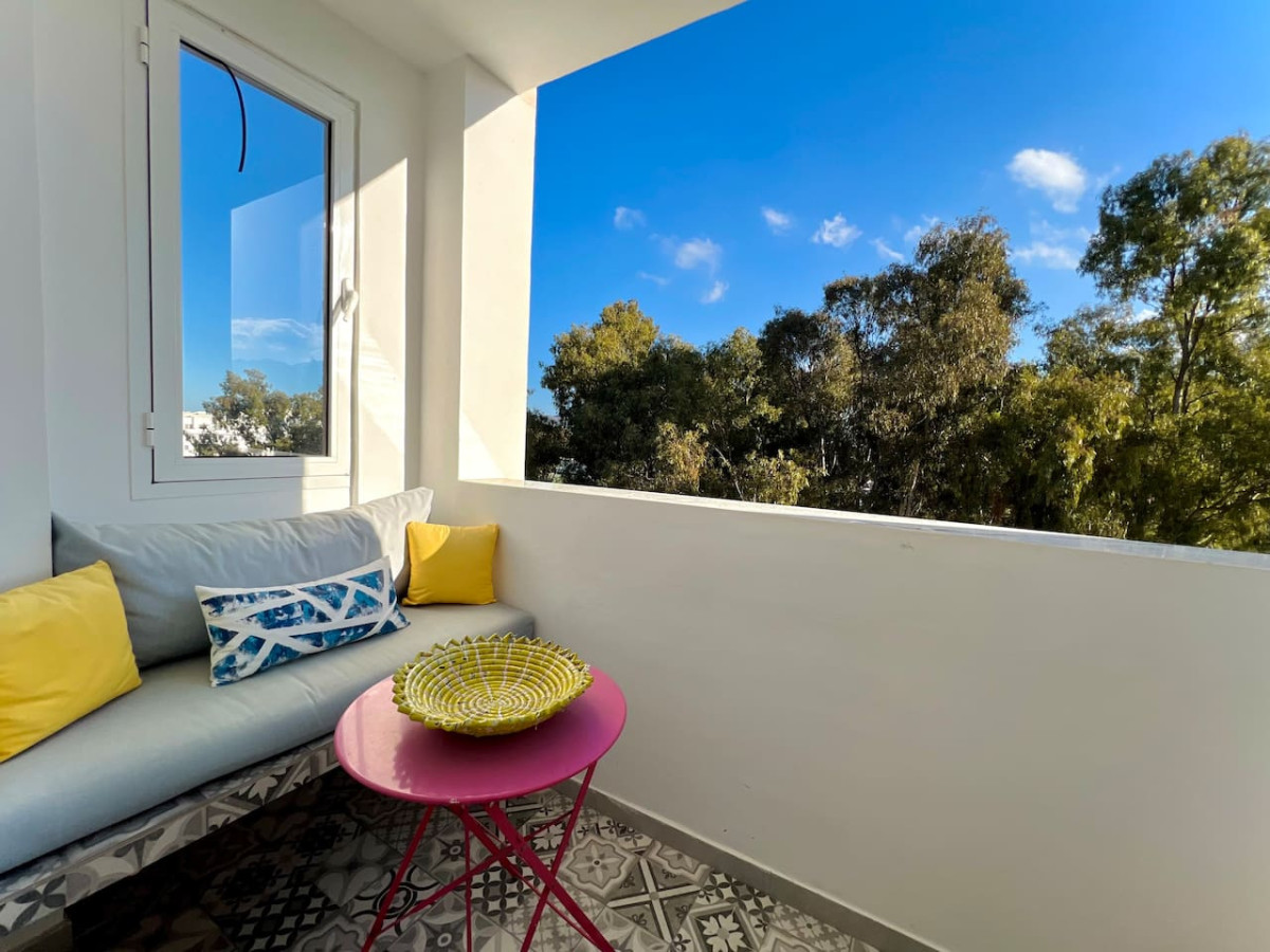 TA13 · Stylish Escape