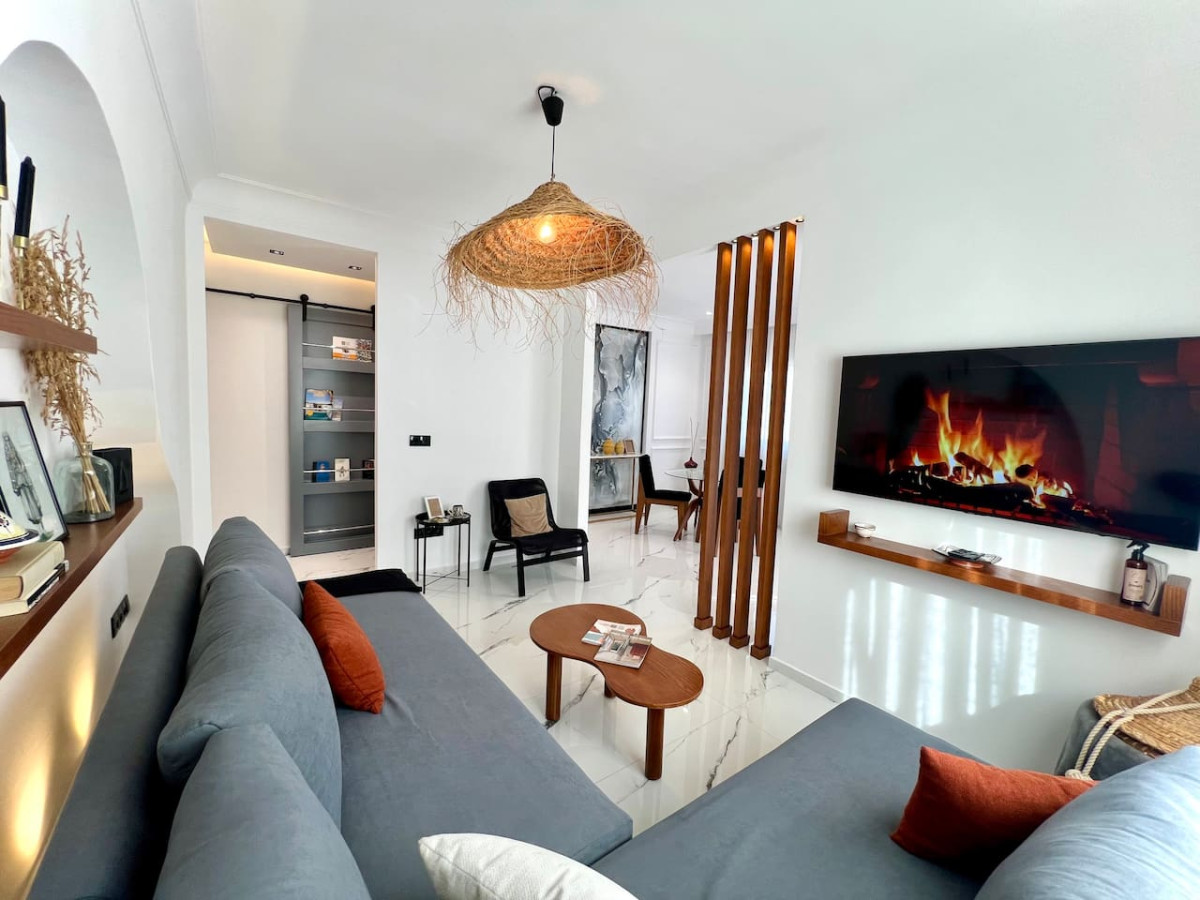 TA13 · Stylish Escape