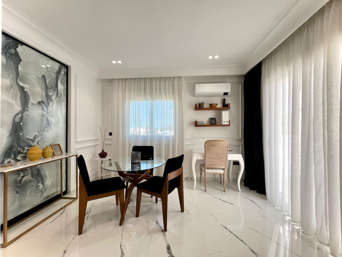 TA13 · Stylish Escape