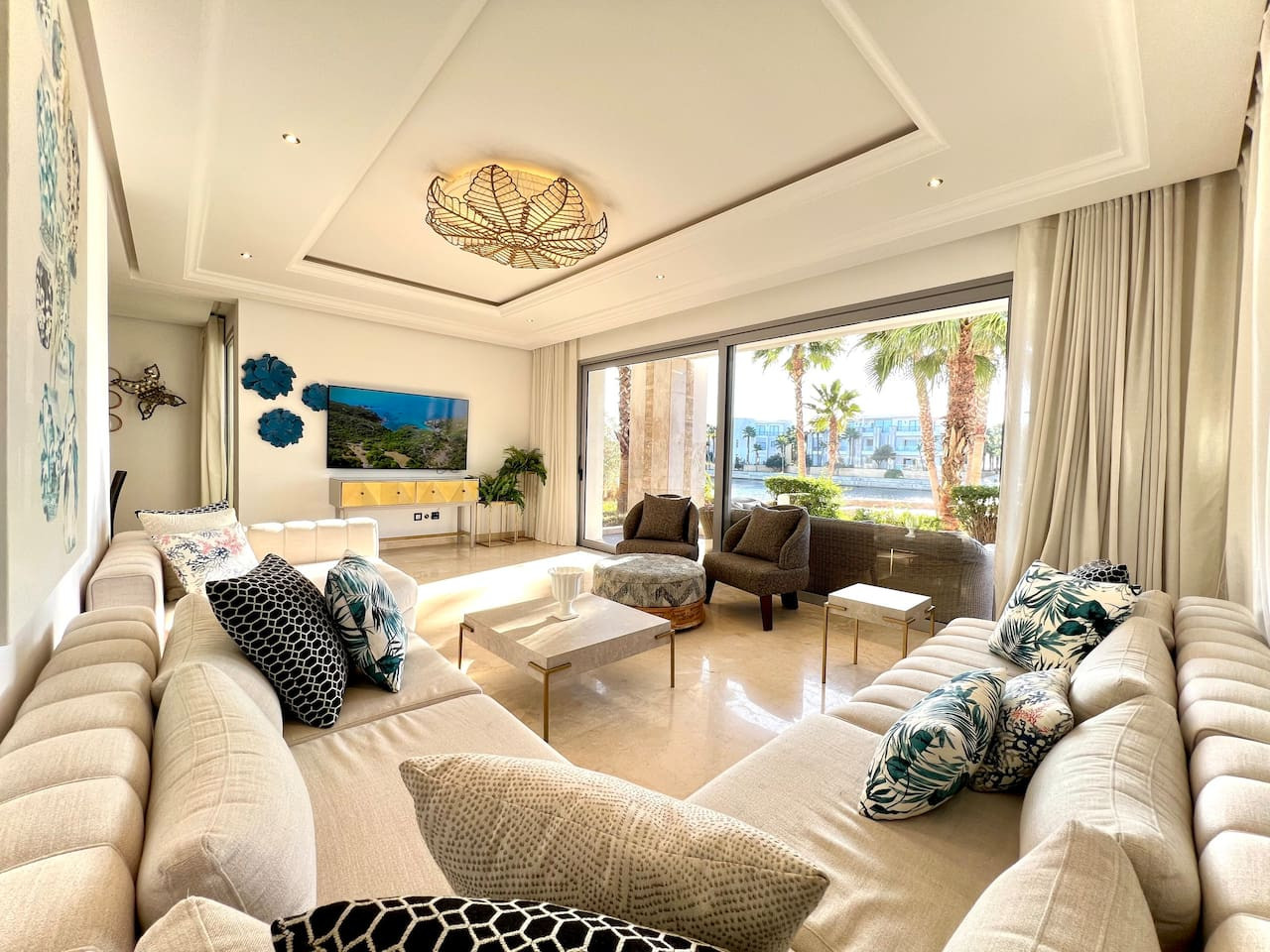 RITZ · Ritz Carlton Luxurious Stay