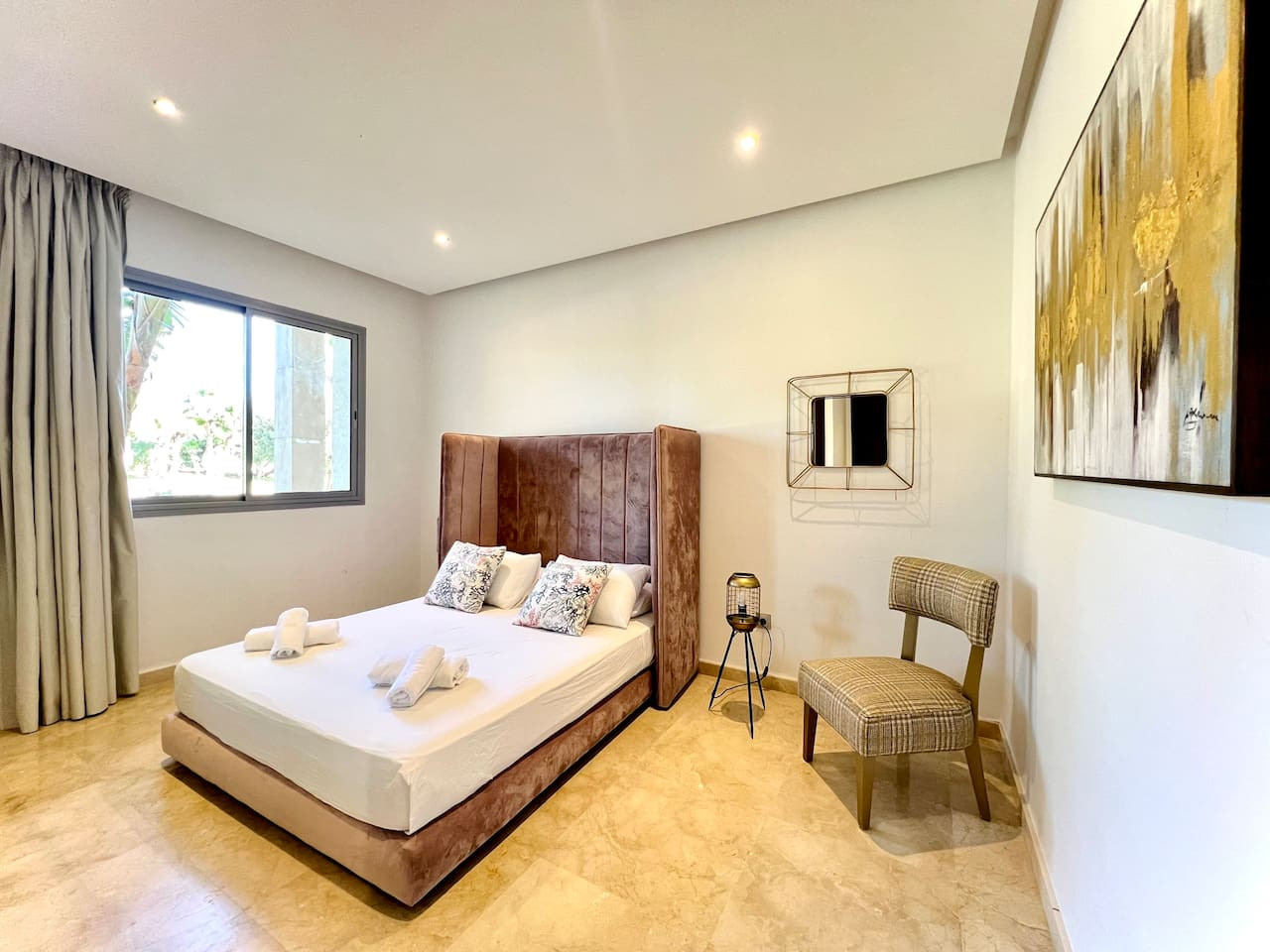 RITZ · Ritz Carlton Luxurious Stay