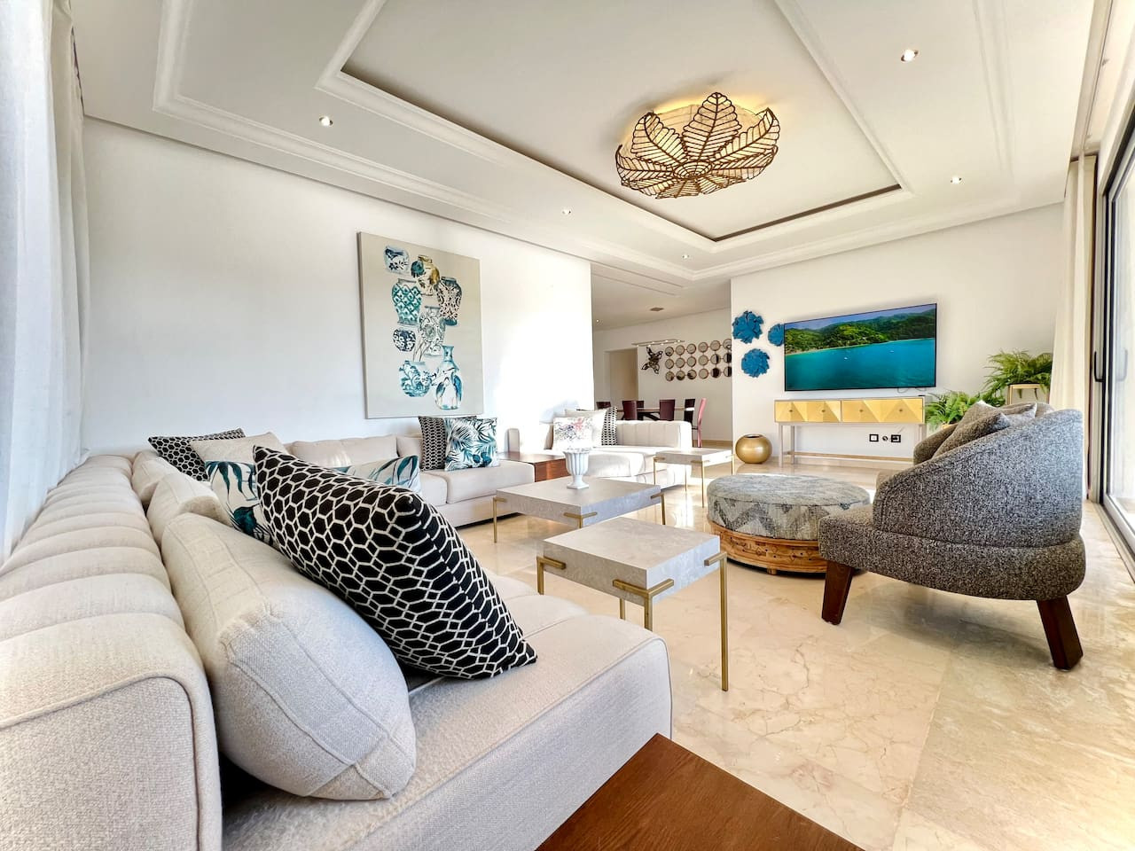 RITZ · Ritz Carlton Luxurious Stay